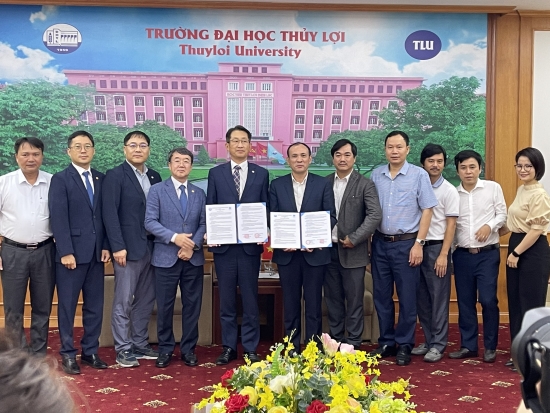 HIỆU TRƯỞNG TRƯỜNG ĐẠI HỌC BÁCH KHOA HÀN QUỐC (TU) TỚI THĂM TRƯỜNG ĐẠI HỌC THỦY LỢI