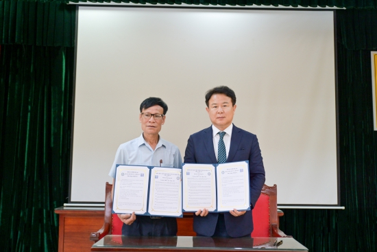LỄ KÝ KẾT BIÊN BẢN GHI NHỚ GIỮA ĐẠI HỌC PYEONGTAEK VÀ TRƯỜNG THPT TÂY THỤY ANH